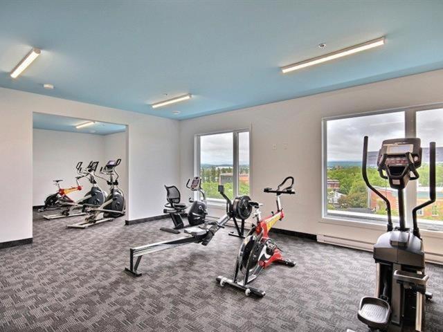 Penthouse On Charest - With Parking And Gym Appartement